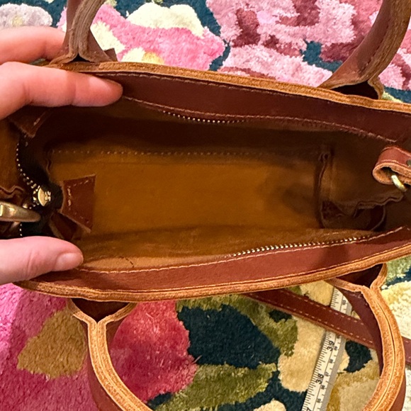 Portland Leather Small Raindrop Crossbody Bag in Honey - Picture 6 of 10